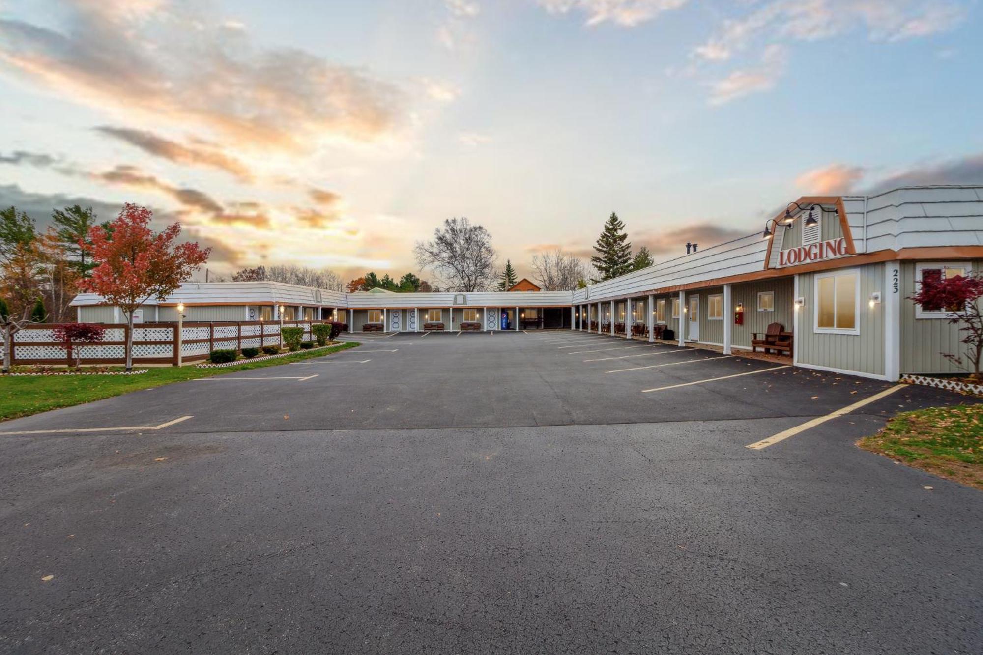 Vindel Motel - Mackinaw City Eksteriør billede